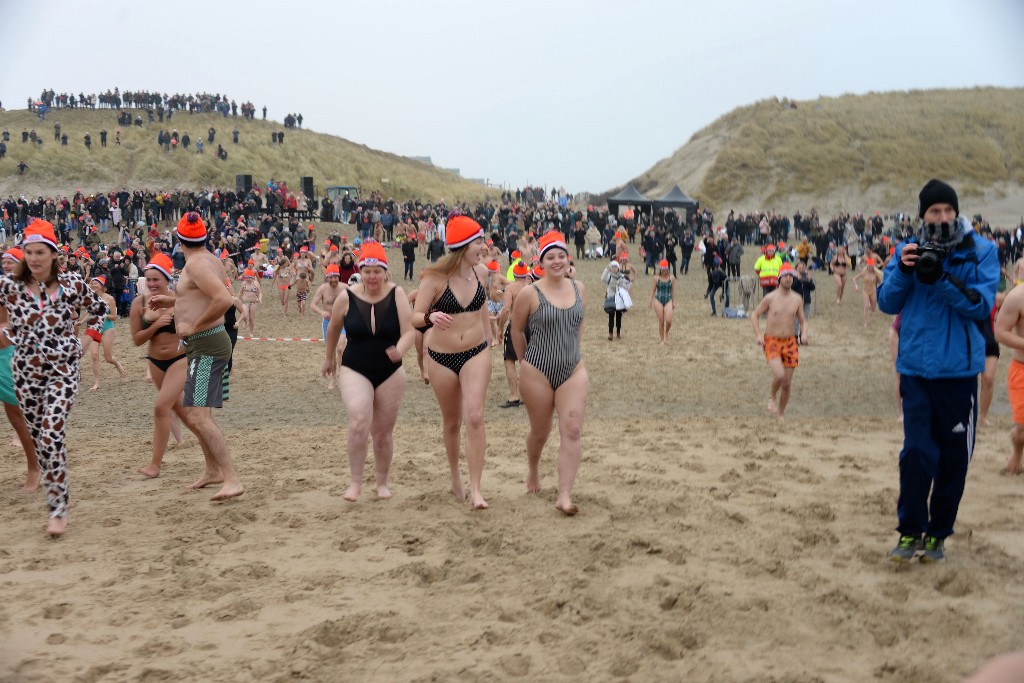 ../Images/Nieuwjaarsduik Nederzandt 2020 058.jpg